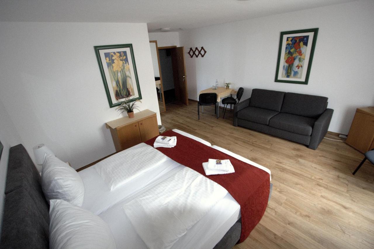 Hotel Leo Muehlhausen Eksteriør billede